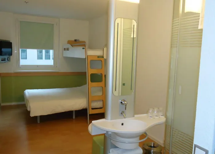 מלון Ibis Budget Messe 2*